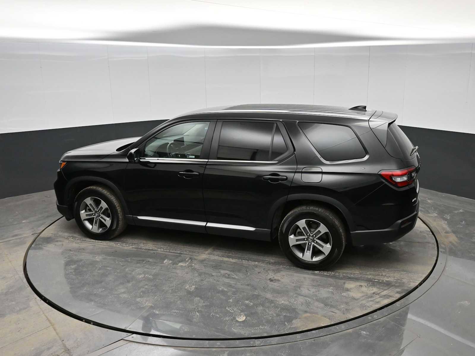 Used 2024 Honda Pilot EX-L image 25