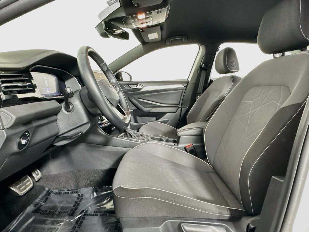 Used 2025 Volkswagen Jetta Sport FWD image 25