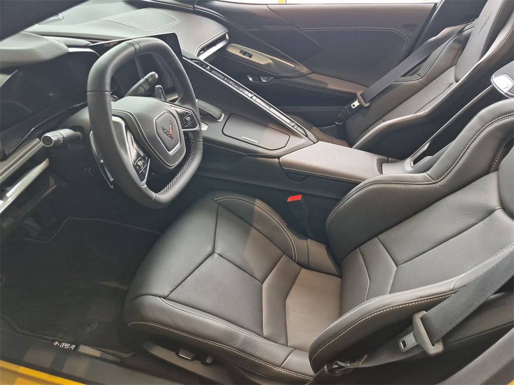 Used 2025 Chevrolet Corvette Stingray Convertible w/ Z51 Performance Package image 9