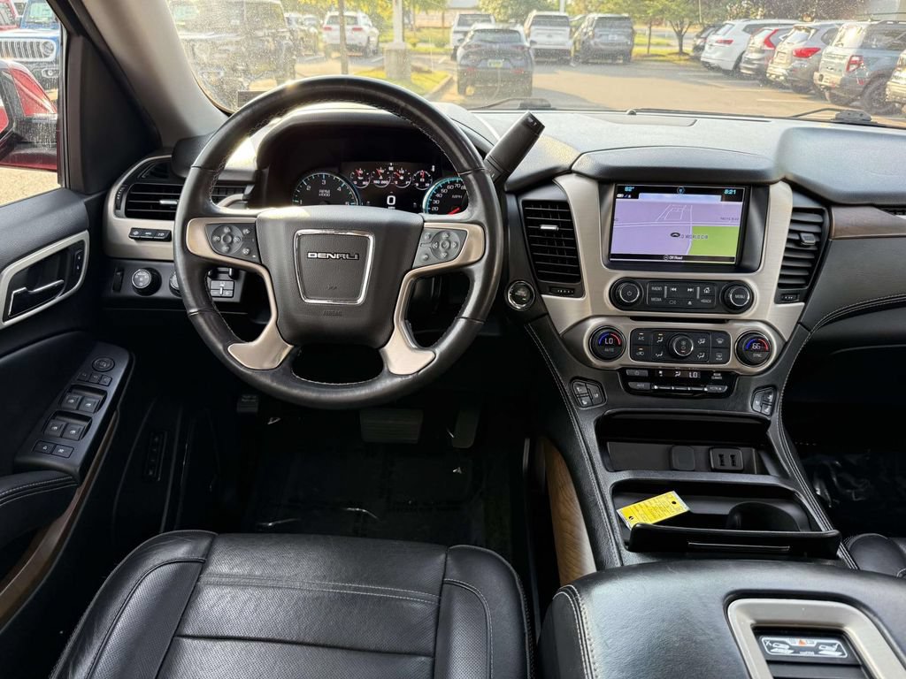 Used 2018 GMC Yukon Denali w/ Denali Ultimate Package AWD/4WD image 19