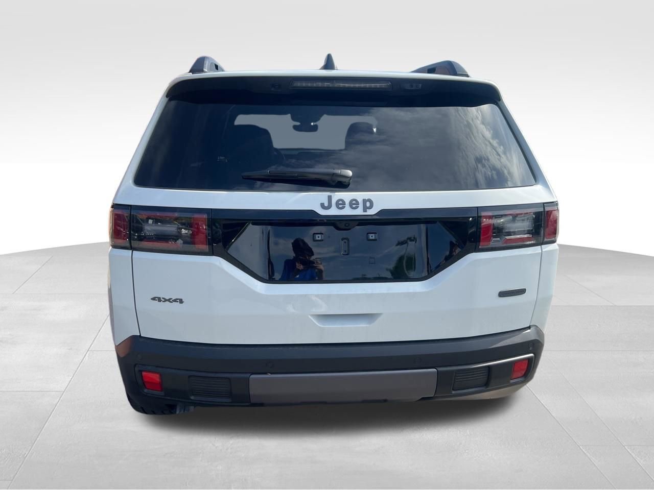 New 2026 Jeep Cherokee Overland w/ Advanced Pro Tech Group AWD/4WD image 4