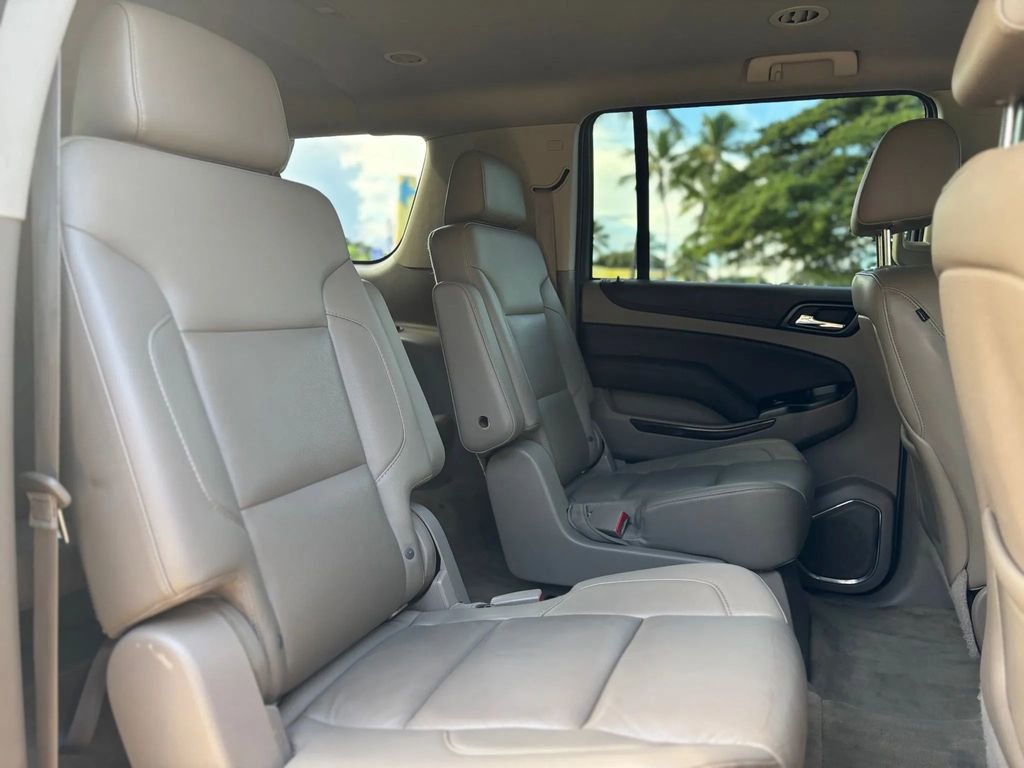 Used 2015 Chevrolet Suburban LT w/ Luxury Package image 12