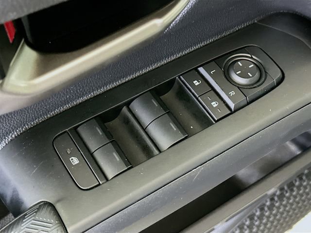 Certified 2025 Toyota Tacoma TRD Off-Road AWD/4WD image 20