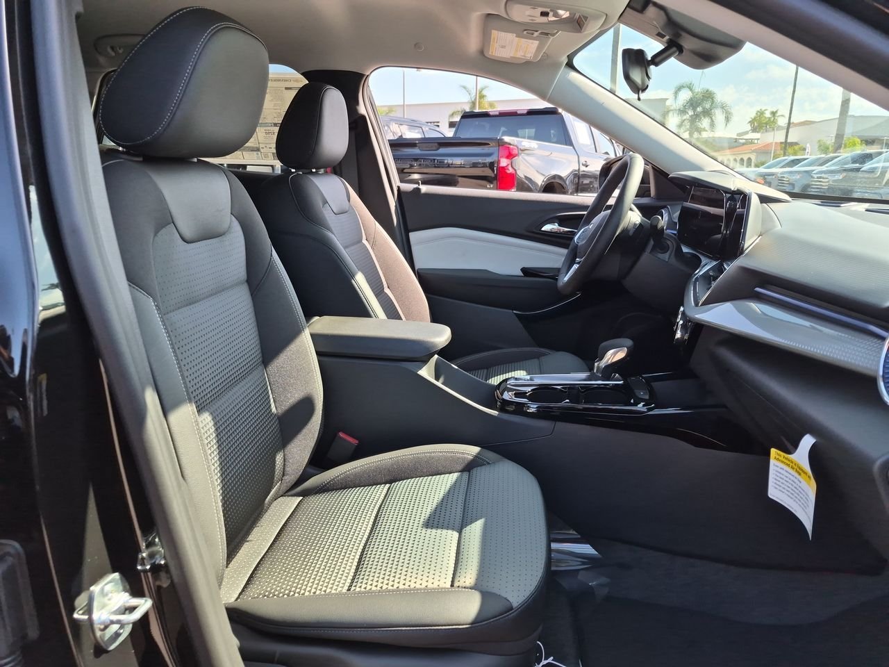 New 2026 Chevrolet Trax LT w/ Driver Confidence Package FWD image 28