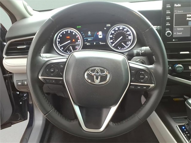 Used 2022 Toyota Camry XLE image 15