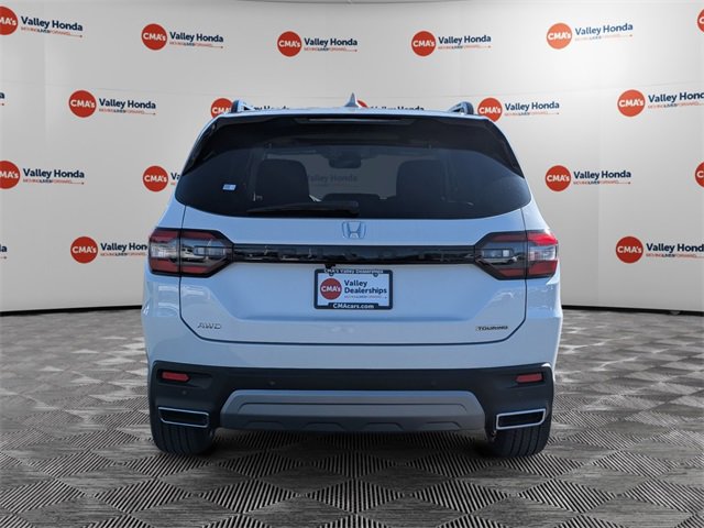New 2025 Honda Pilot Touring image 6