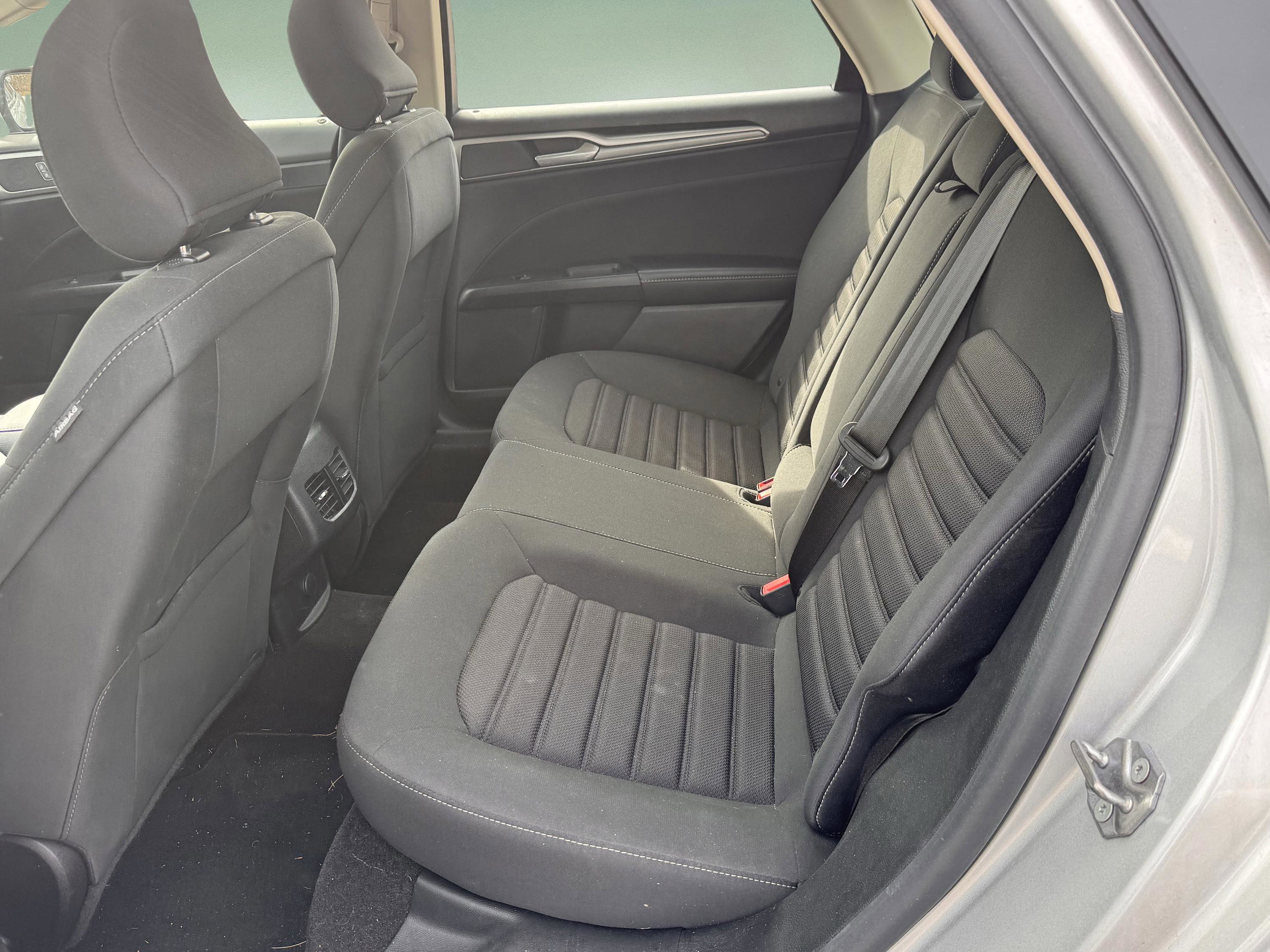 Used 2019 Ford Fusion SE image 20