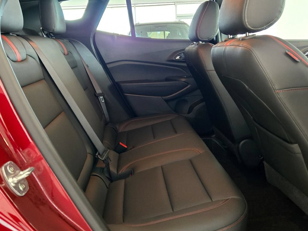 Certified 2024 Chevrolet Trax RS w/ Driver Confidence Package FWD image 10