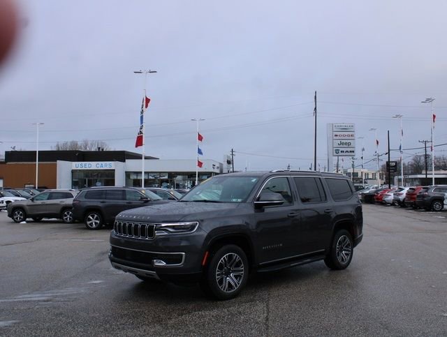 Used 2022 Jeep Wagoneer Series III w/ Flexible Seating Group image 8