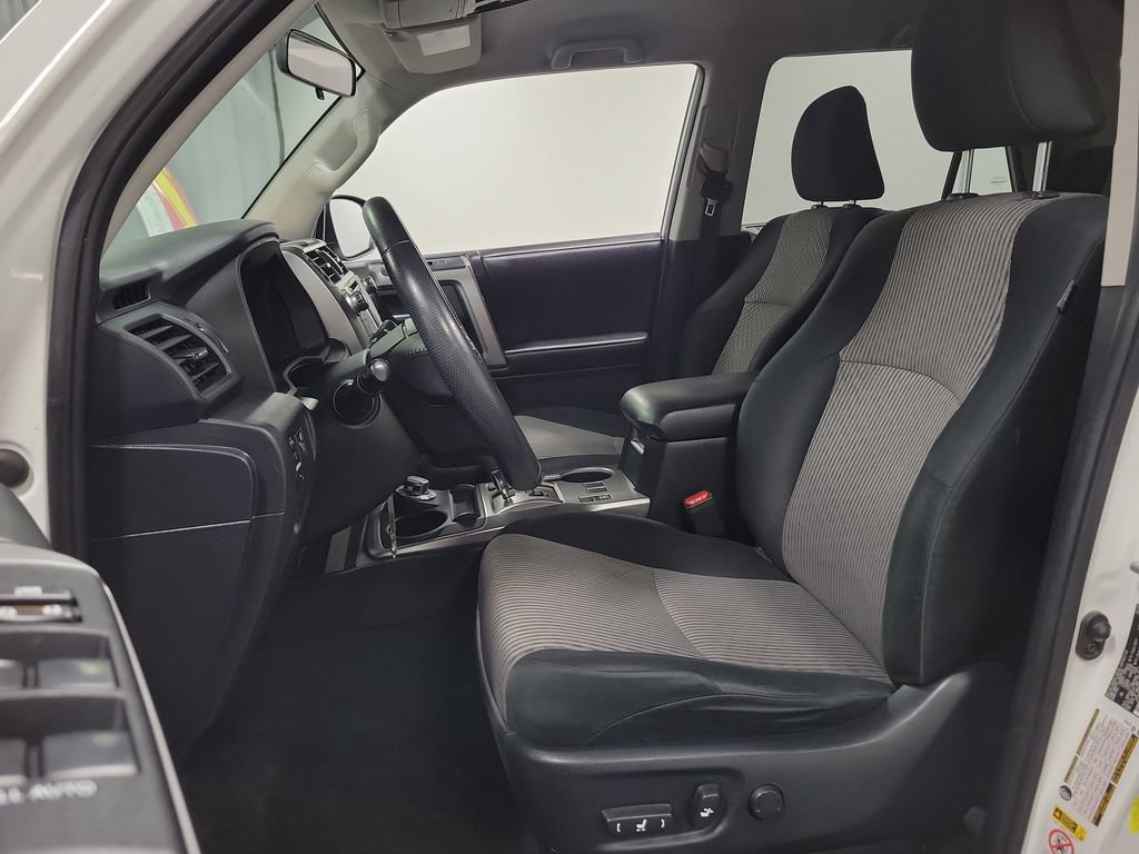 Used 2018 Toyota 4Runner SR5 AWD/4WD image 13