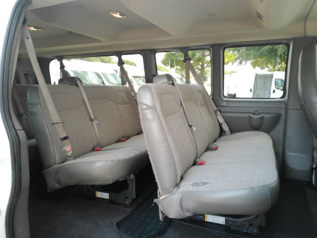 Used 2024 Chevrolet Express 3500 LT w/ LT Preferred Equipment Group RWD image 6