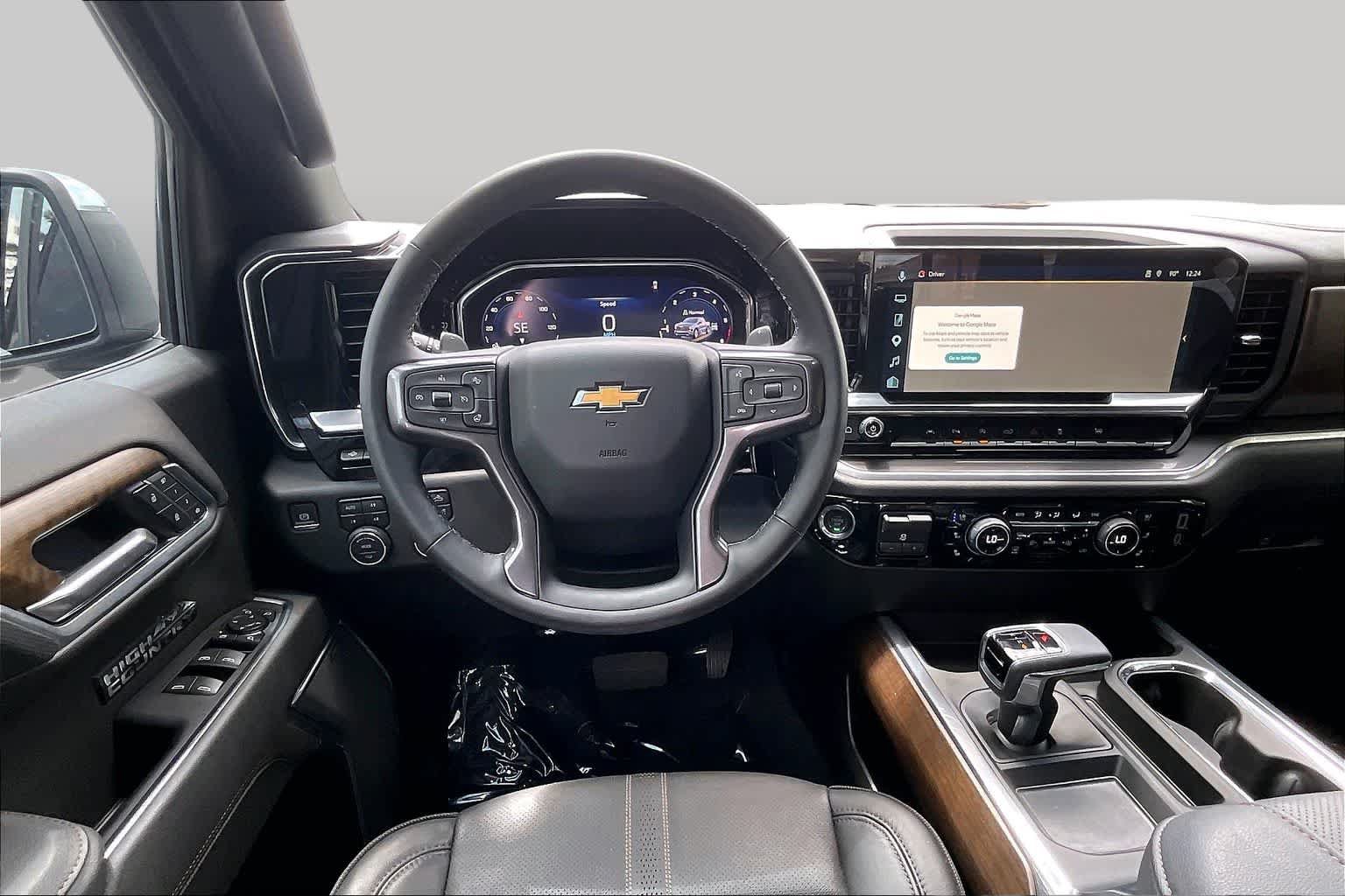 Used 2026 Chevrolet Silverado 1500 High Country w/ High Country Premium Package AWD/4WD image 11