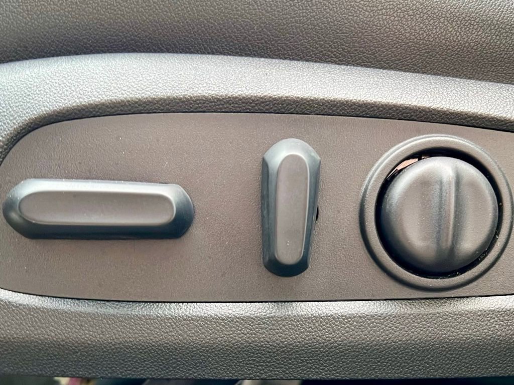 Used 2024 Chevrolet Malibu LT image 28