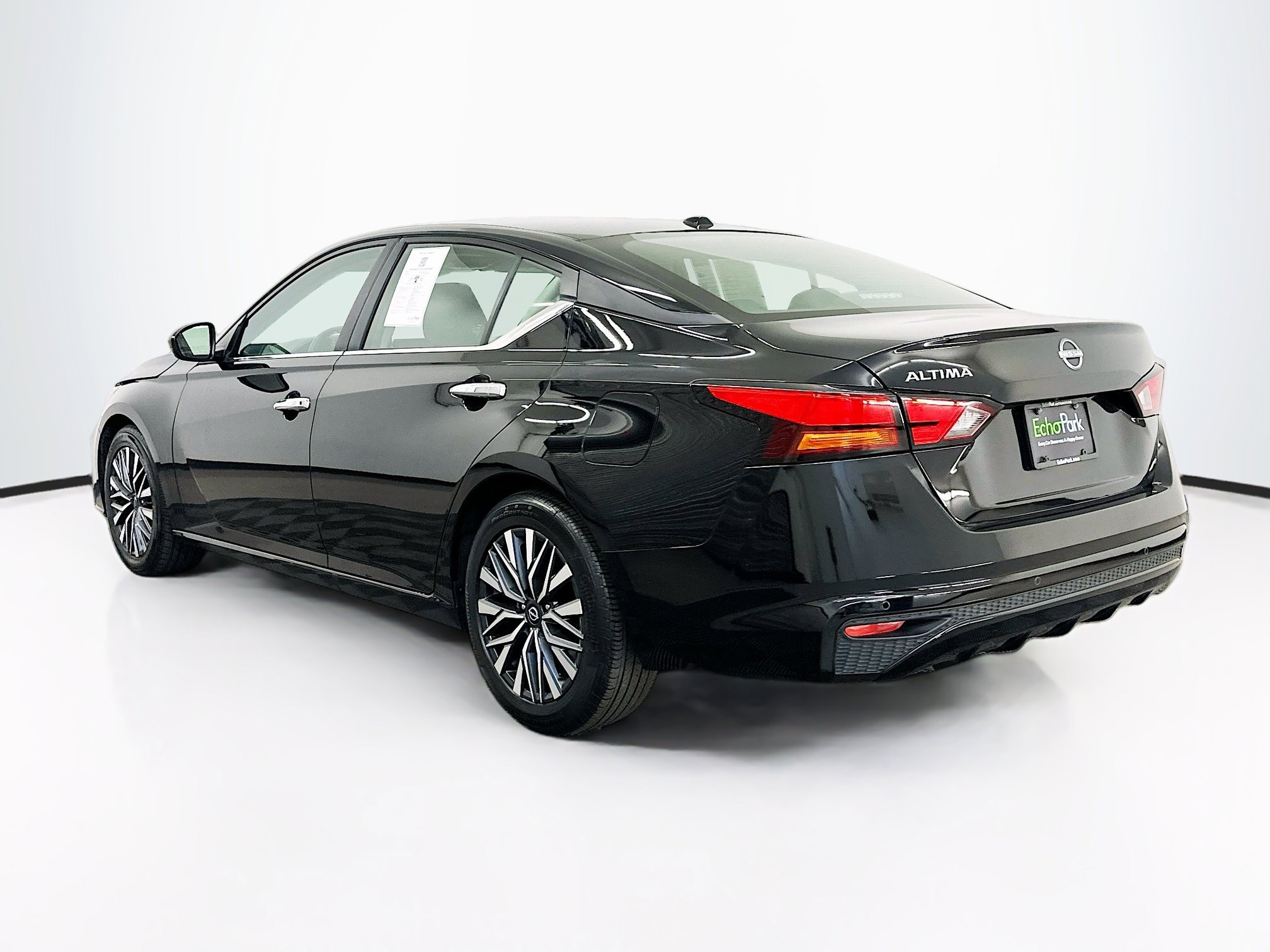 Used 2025 Nissan Altima 2.5 SV image 5