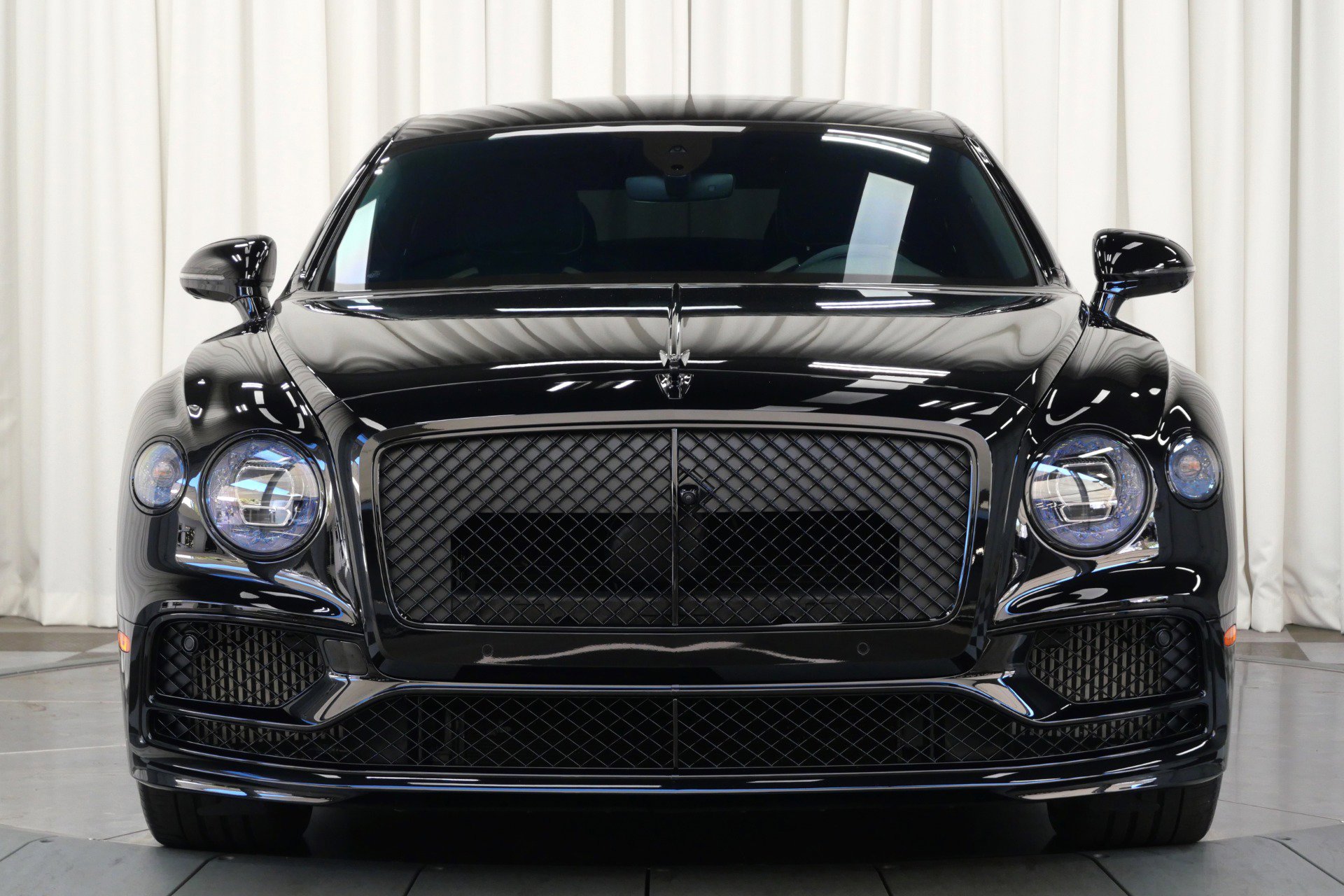 Used 2024 Bentley Flying Spur W12 image 4