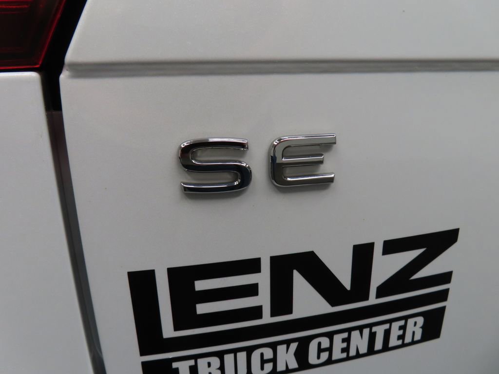 Used 2023 Volkswagen Tiguan SE R-Line image 46