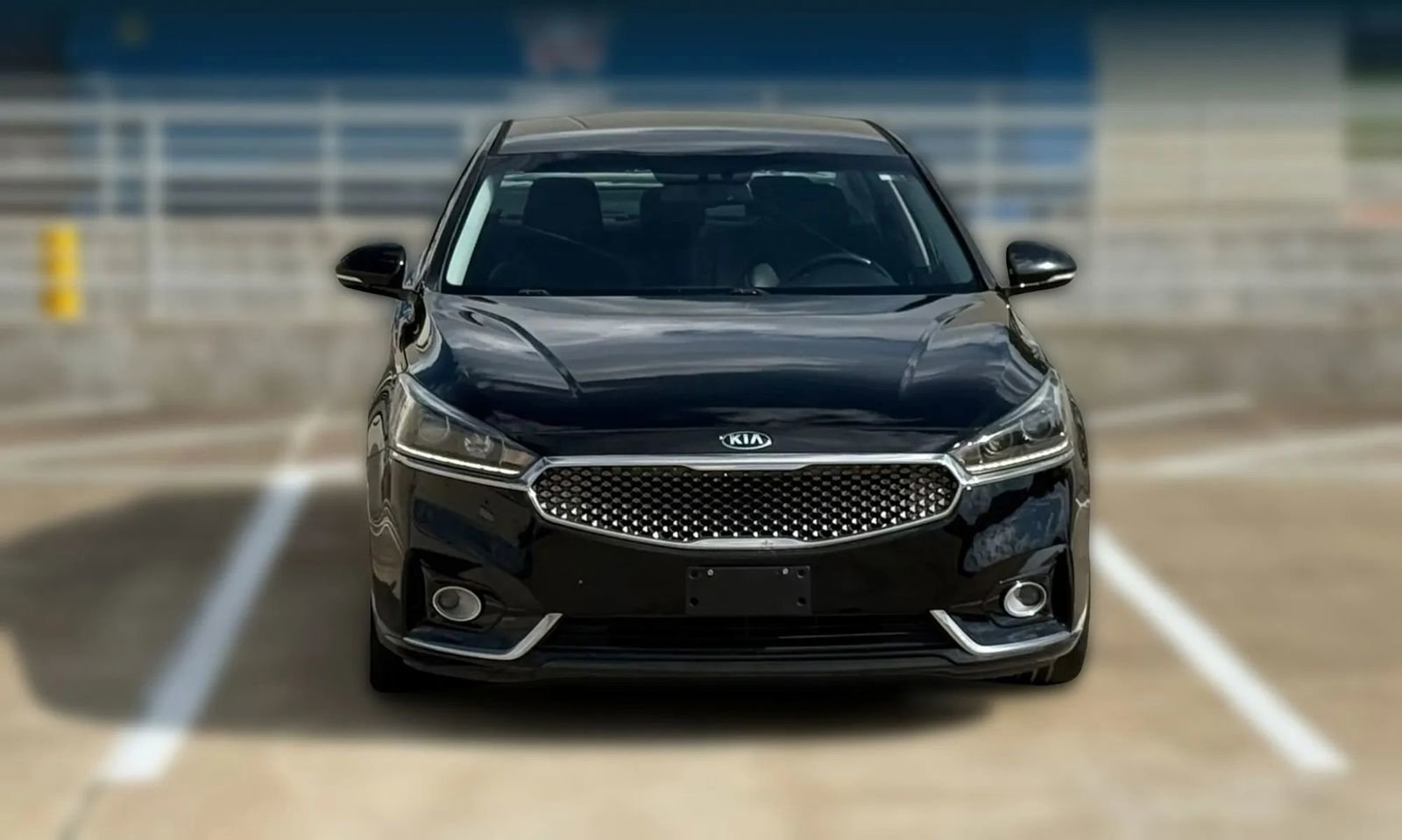 Used 2017 Kia Cadenza Premium FWD image 2