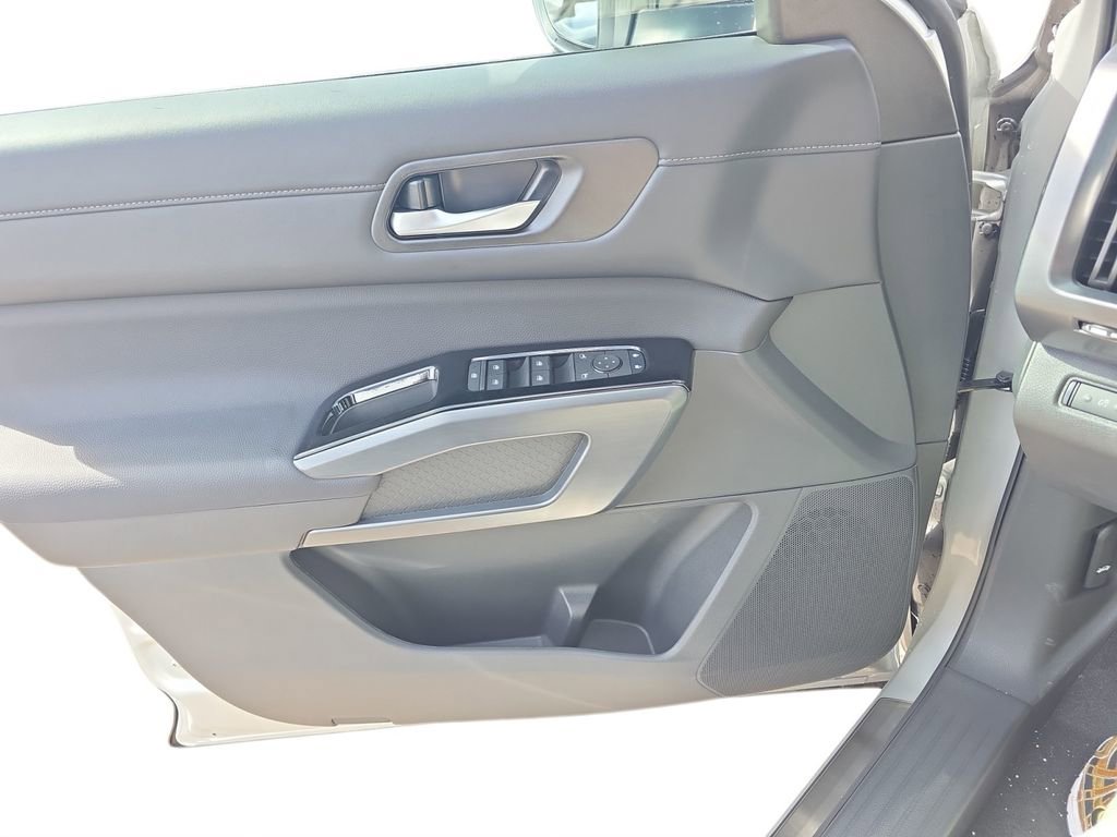 New 2025 Nissan Pathfinder SL w/ Lighting Package (N92) image 17