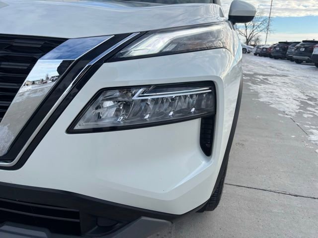 Used 2023 Nissan Rogue SV image 7