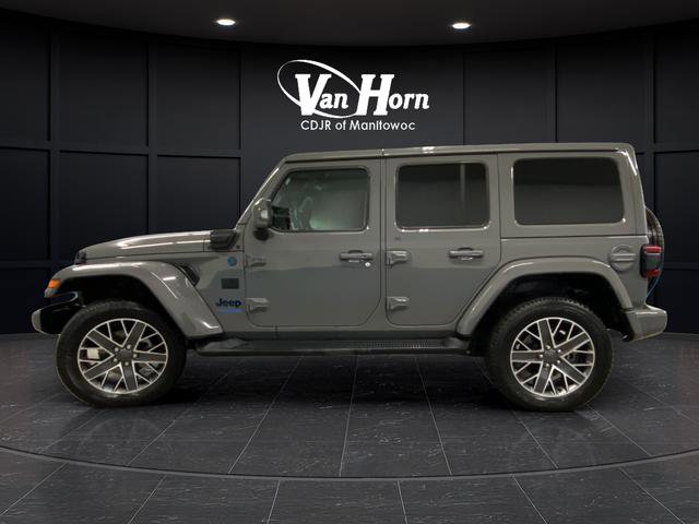 Used 2022 Jeep Wrangler Unlimited Sahara AWD/4WD image 4