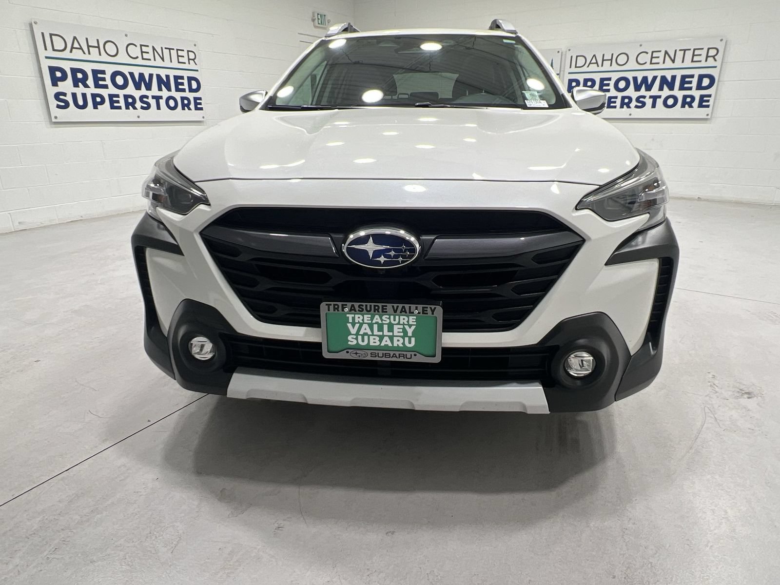 Used 2025 Subaru Outback Touring AWD/4WD image 3