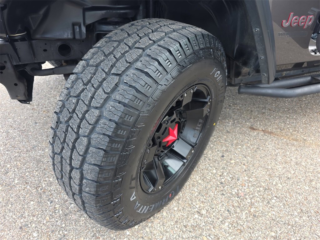 Used 2018 Jeep Wrangler Unlimited Rubicon w/ Dual Top Group image 34