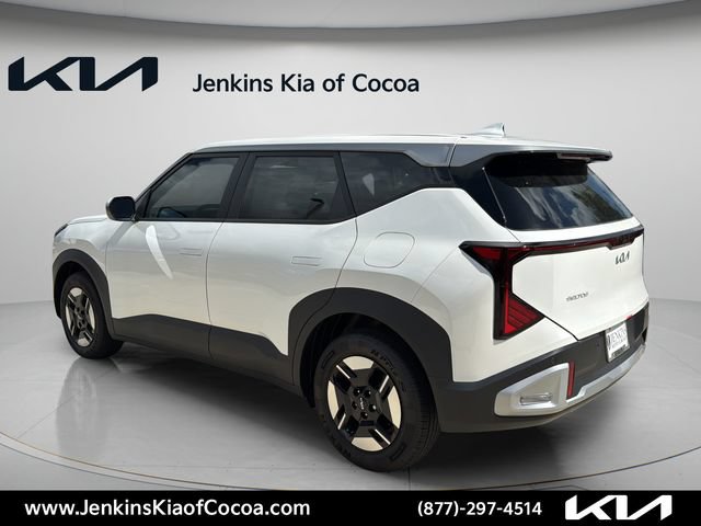 Used 2027 Kia Seltos LX FWD image 8