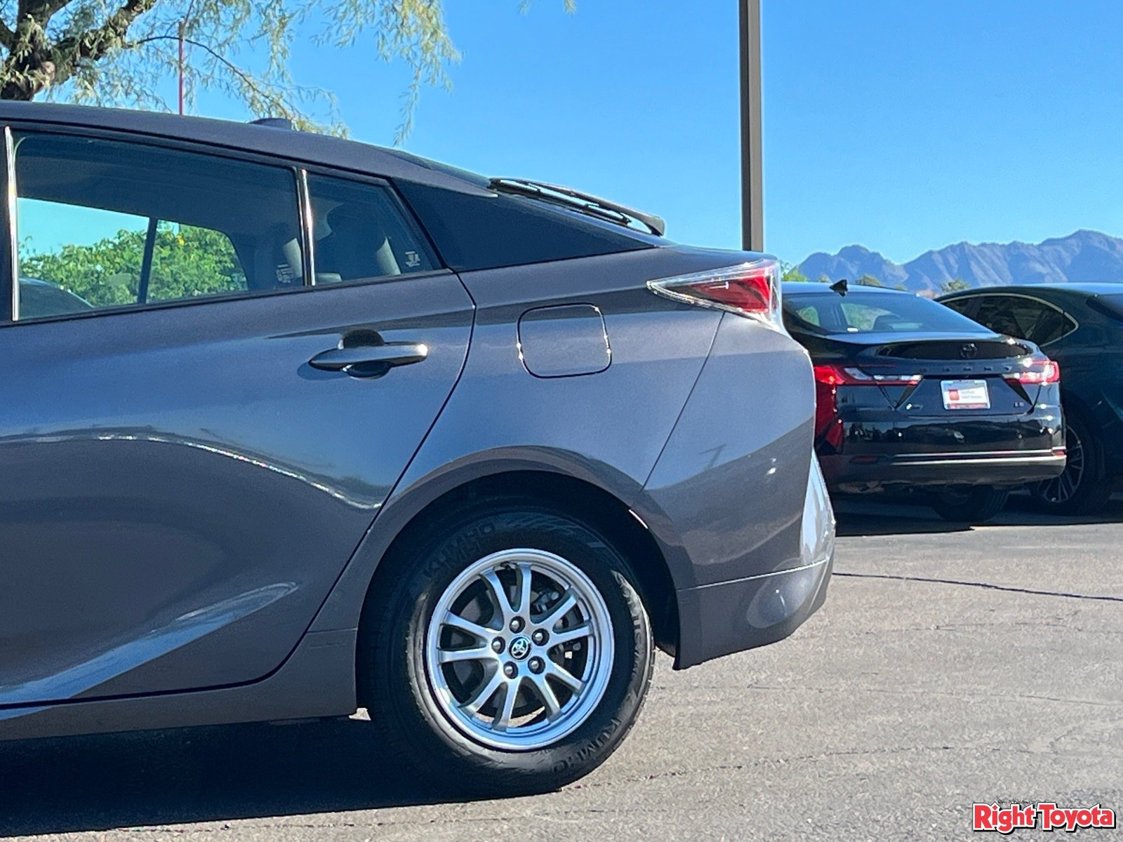 Certified 2016 Toyota Prius Three w/ Advanced Technology Package FWD image 11