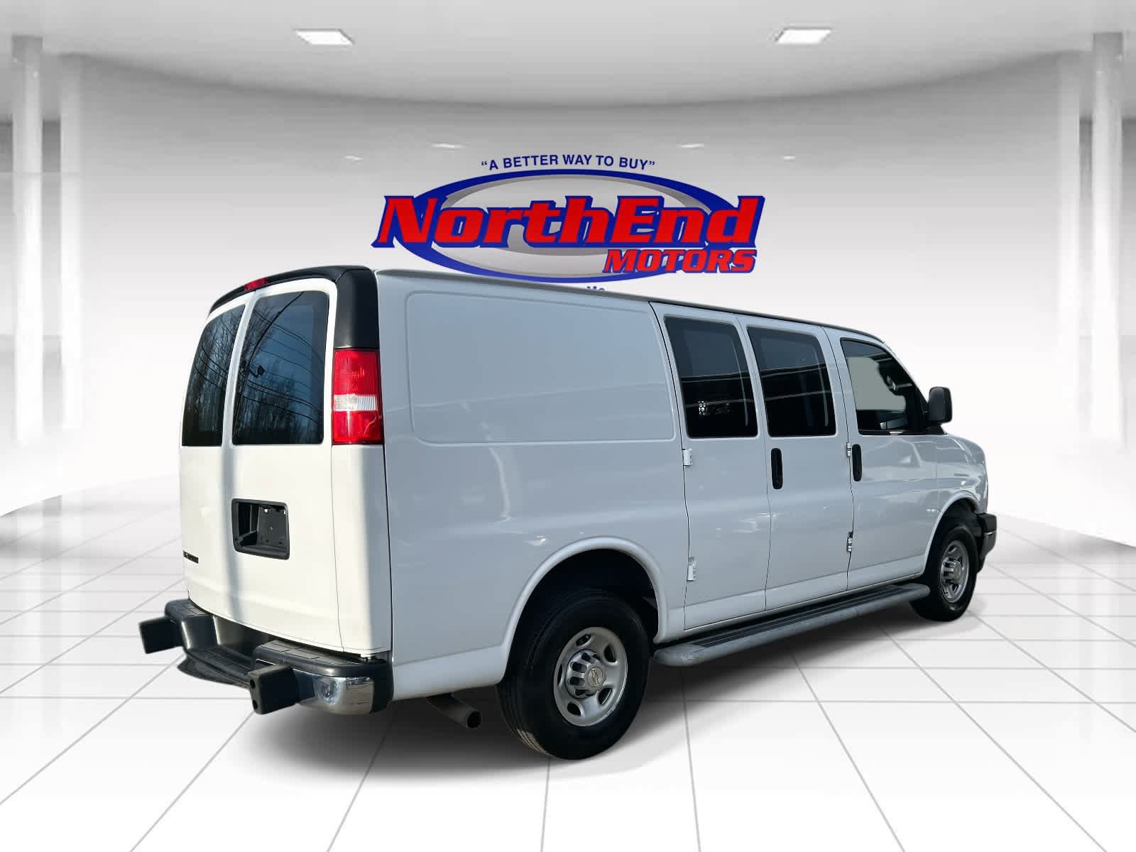 Used 2022 Chevrolet Express 2500 w/ Driver Convenience Package RWD image 3