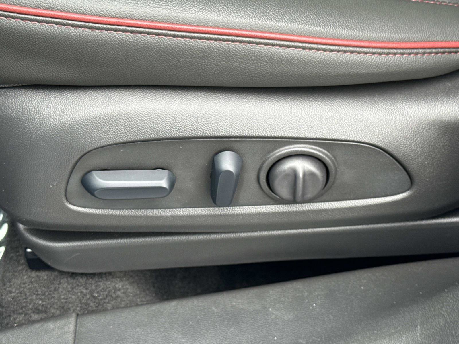 Used 2025 Chevrolet TrailBlazer RS w/ Driver Confidence Package image 16