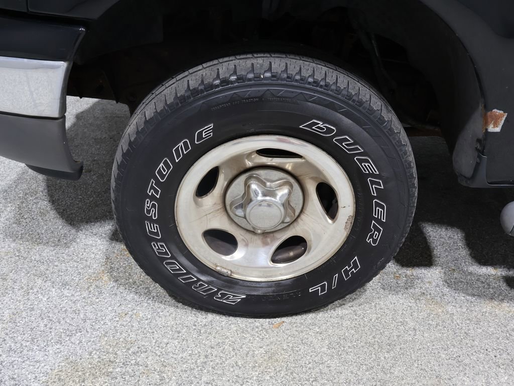 Used 2004 Ford F150 XLT image 13