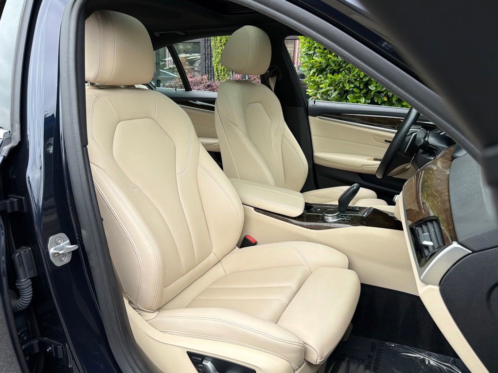 Used 2019 BMW 530e w/ Convenience Package RWD image 35