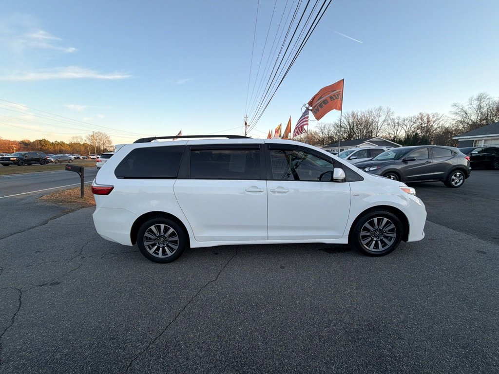 Used 2020 Toyota Sienna LE image 13