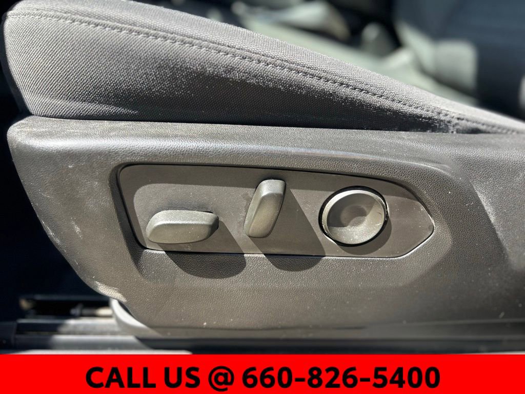 Used 2022 Chevrolet Silverado 1500 LT AWD/4WD image 9