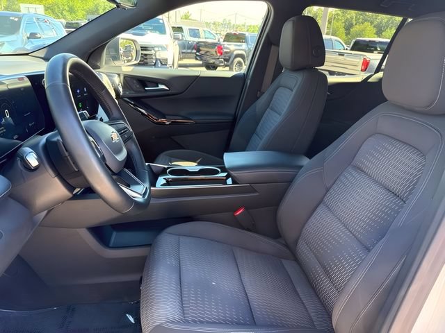 Used 2025 Chevrolet Equinox LT w/ Safety and Technology Package FWD image 13