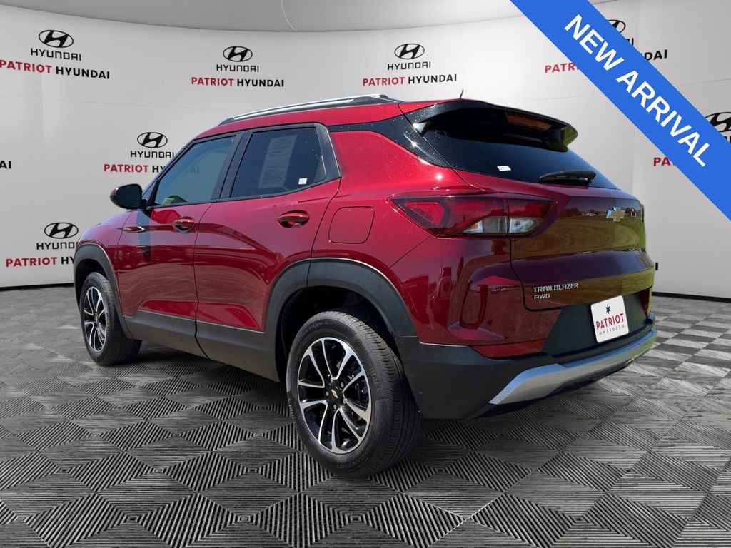 Used 2025 Chevrolet TrailBlazer LT AWD/4WD image 5