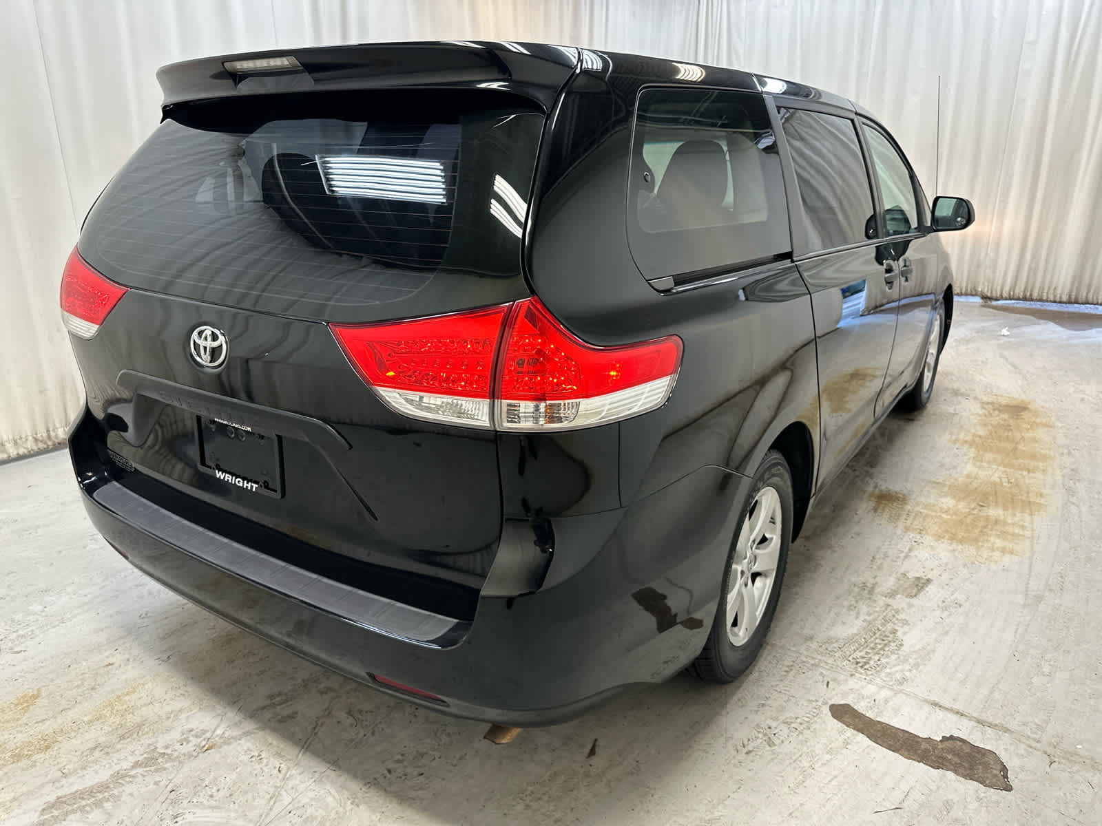 Used 2014 Toyota Sienna L FWD image 11