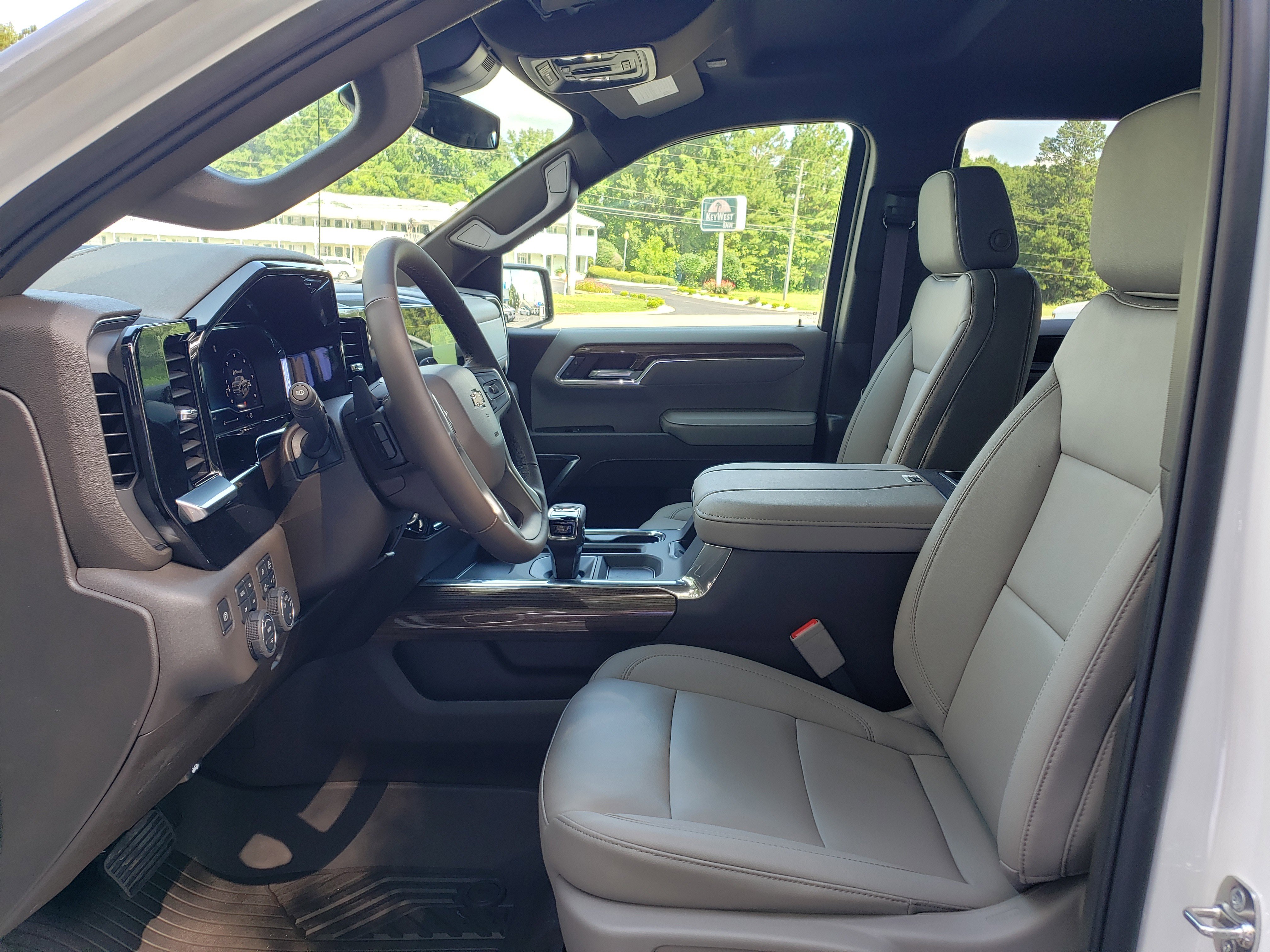 New 2025 Chevrolet Silverado 1500 LT image 30