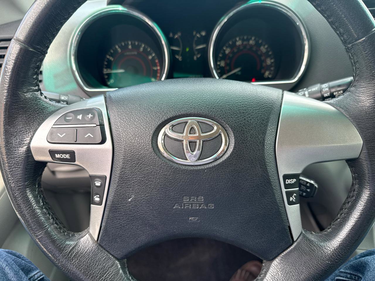 Used 2012 Toyota Highlander SE FWD image 24