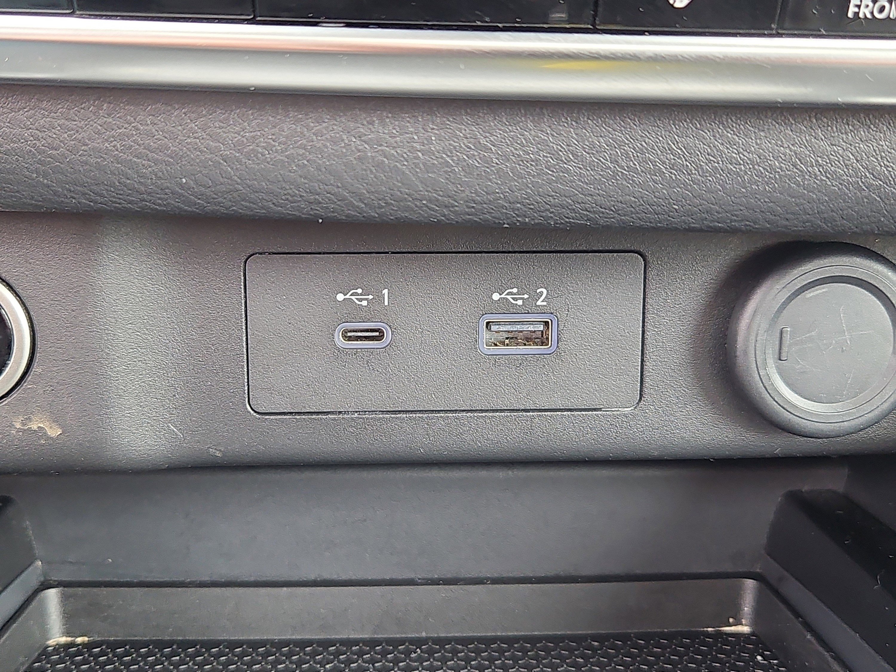 Used 2022 Nissan Rogue SV w/ SV Premium Package image 10