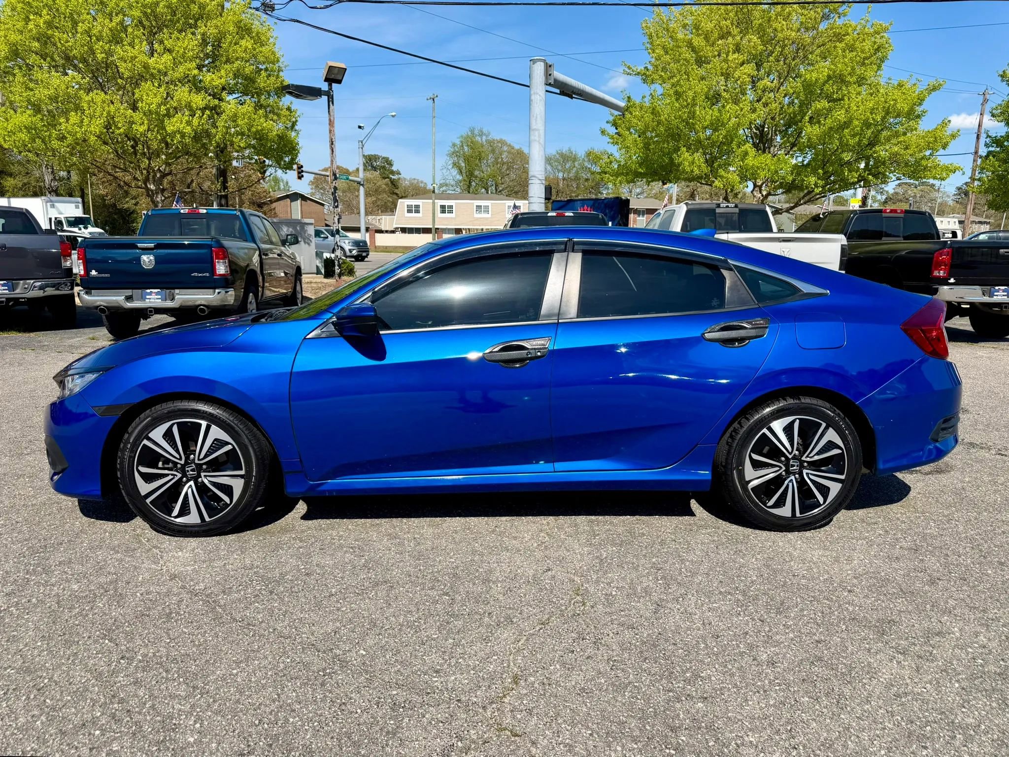 Used 2016 Honda Civic EX-T image 2