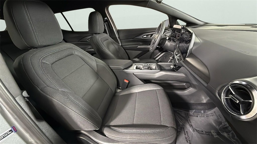 Used 2026 Chevrolet Equinox EV LT image 31