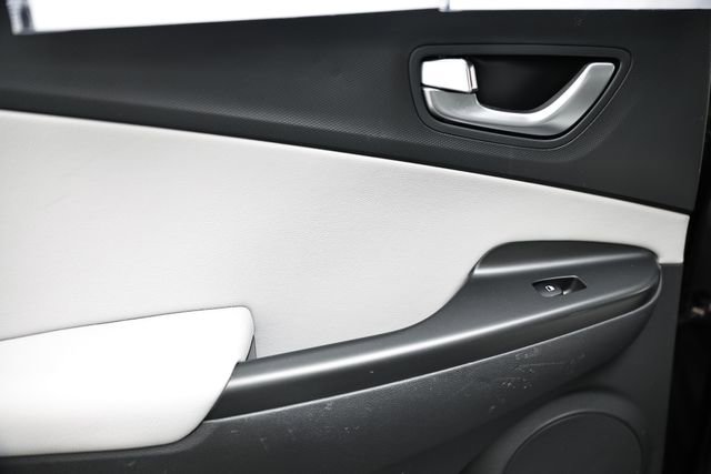 Used 2023 Hyundai Kona Limited image 24