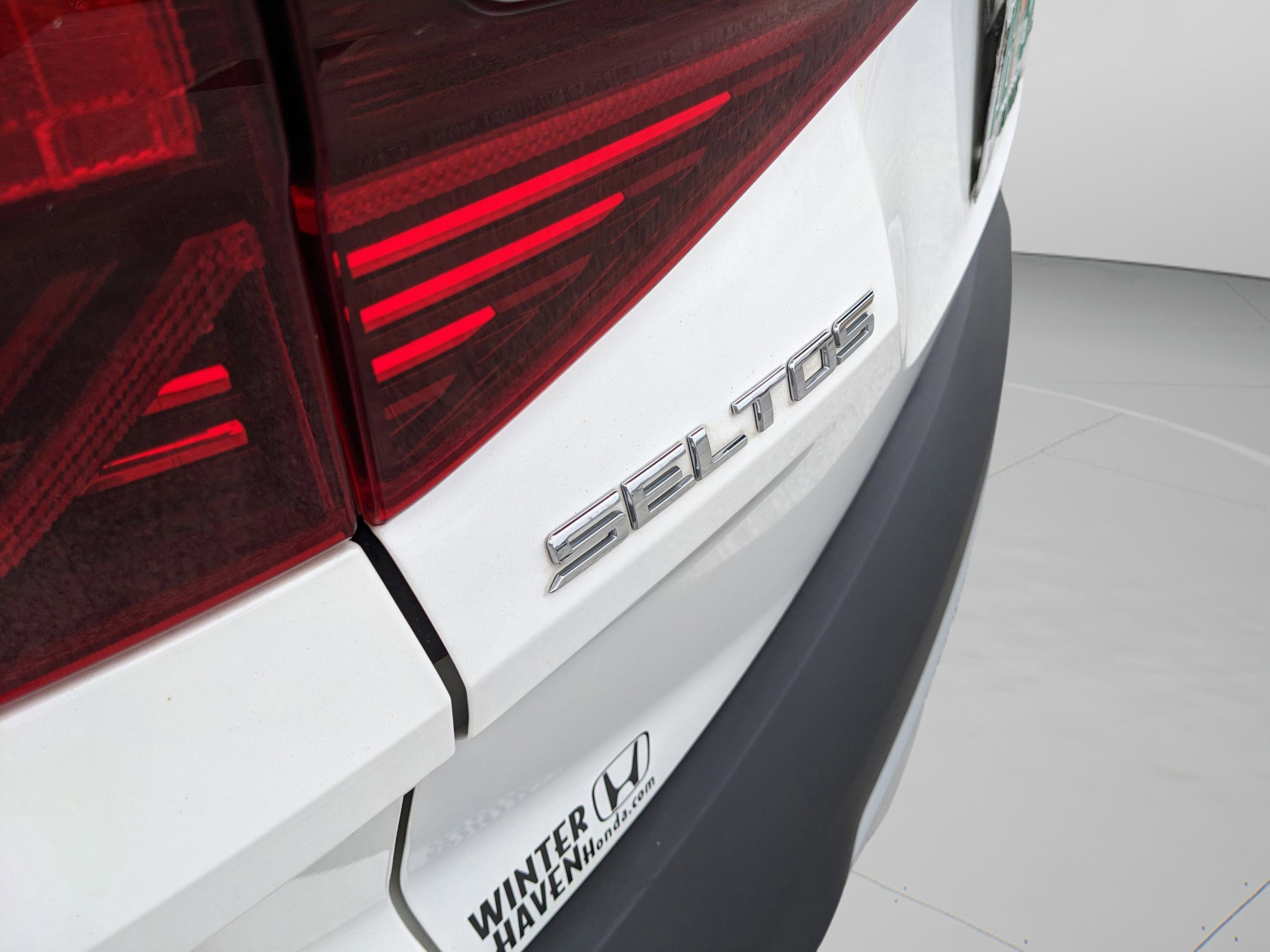 Used 2021 Kia Seltos SX w/ SX Sunroof Package image 39