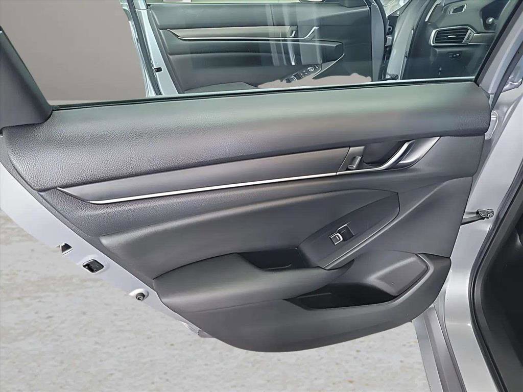 Used 2020 Honda Accord LX image 17