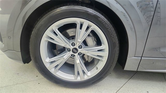 Used 2023 Audi Q8 Prestige w/ Prestige Package image 63