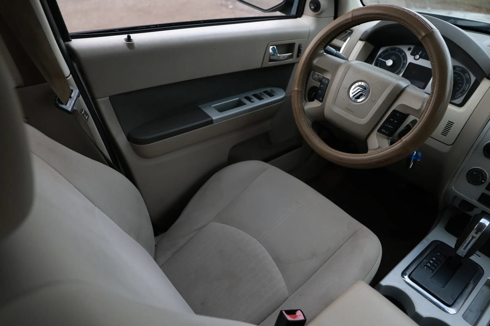Used 2010 Mercury Mariner 4WD image 13