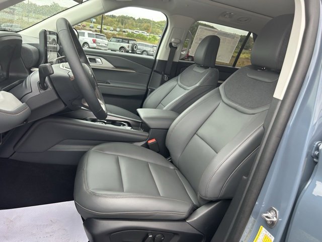 New 2025 Ford Explorer Active image 16