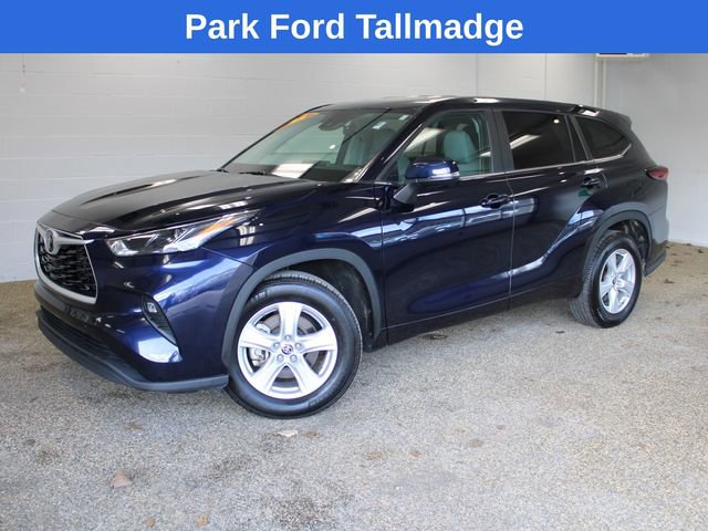Used 2025 Toyota Highlander LE video 1