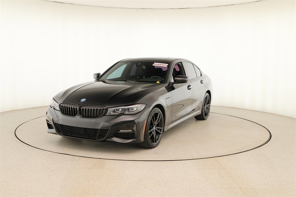 Used 2022 BMW 330e w/ M Sport Package image 12